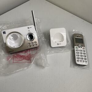 AT&T DL72319 New Open Box Partial Phone Set Handset - Phone NO BACK Two Bases